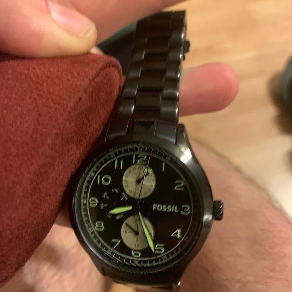 Fossil - Picture 1 of 2